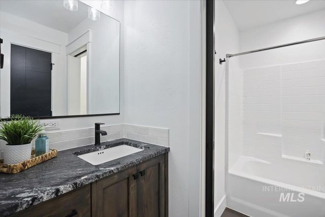 2283 E 4092 N, Filer, ID 83328