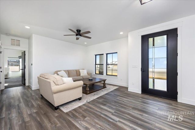 2283 E 4092 N, Filer, ID 83328