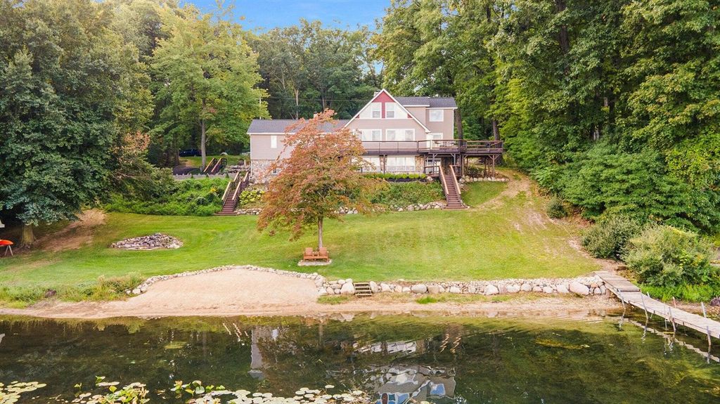 12055 S Sherman Lake Drive, Augusta, MI 49012
