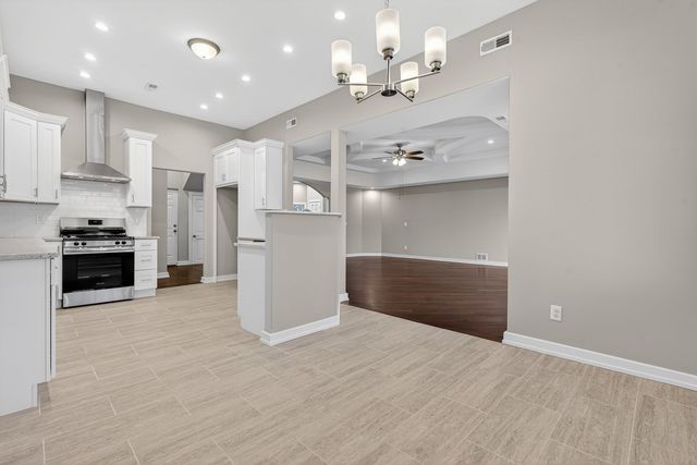 3003 Keene Avenue, Mchenry, IL 60050