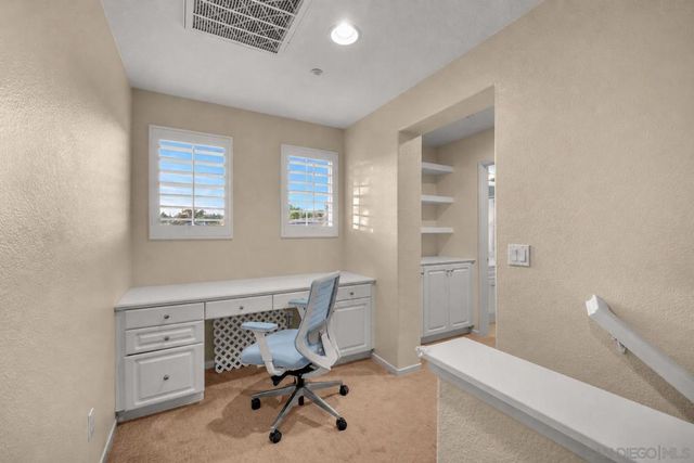 10287 Spruce Woodlands Way, Escondido, CA 92026