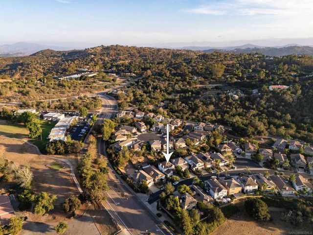 10287 Spruce Woodlands Way, Escondido, CA 92026