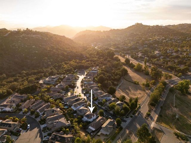 10287 Spruce Woodlands Way, Escondido, CA 92026
