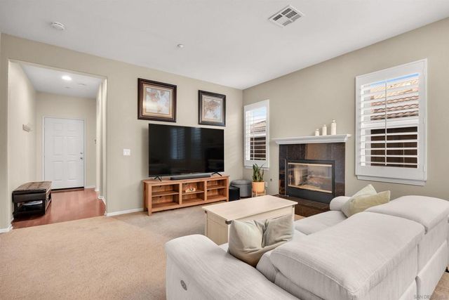 10287 Spruce Woodlands Way, Escondido, CA 92026