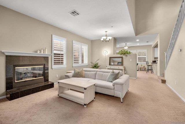 10287 Spruce Woodlands Way, Escondido, CA 92026