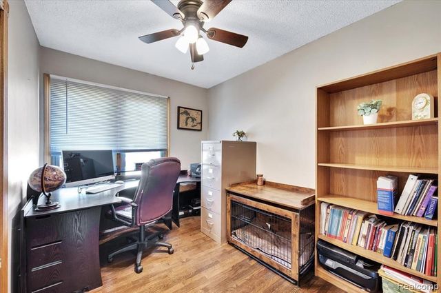 28048 Bohn Street, Roseville, MI 48066