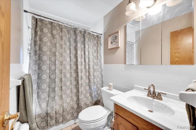 28048 Bohn Street, Roseville, MI 48066