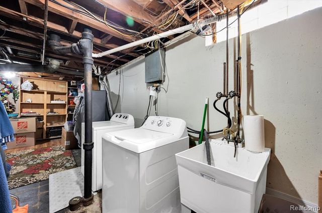 28048 Bohn Street, Roseville, MI 48066