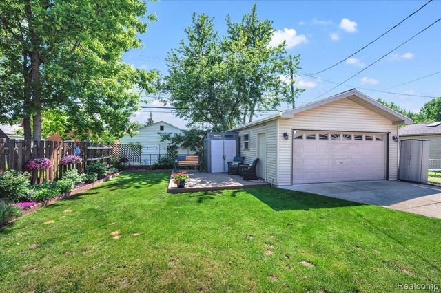 28048 Bohn Street, Roseville, MI 48066