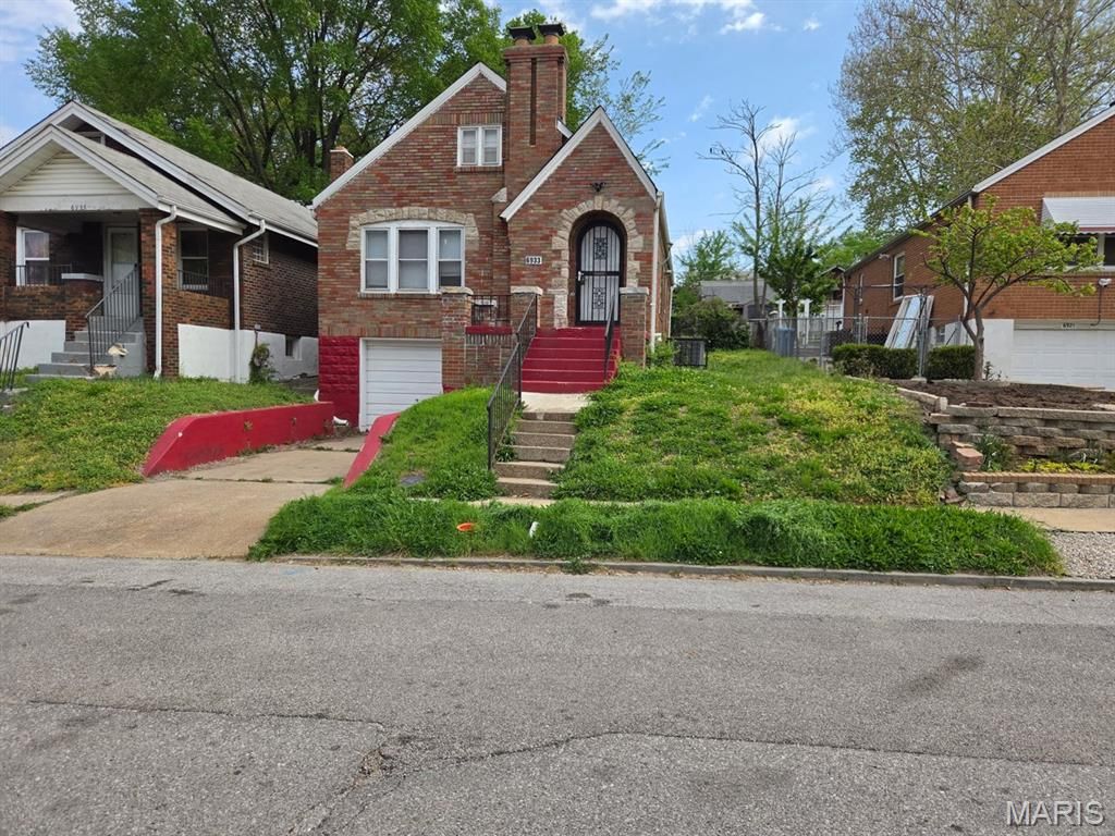 6933 Edison Avenue, Velda Village, MO 63121
