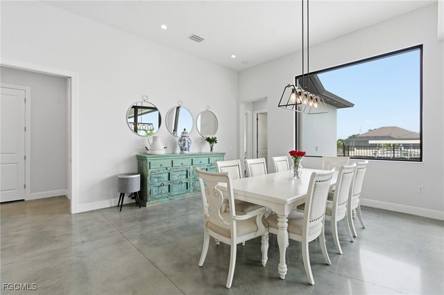 1506 NW 40th PL, Cape Coral, FL 33993