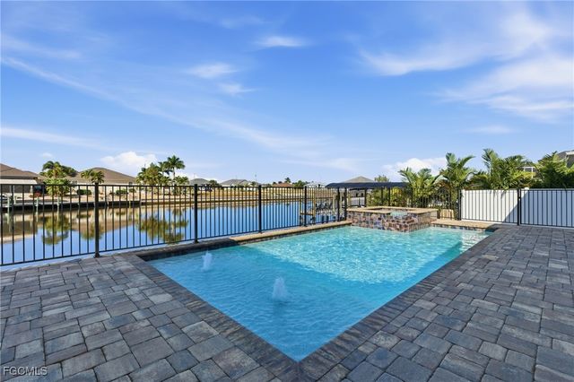 1506 NW 40th PL, Cape Coral, FL 33993