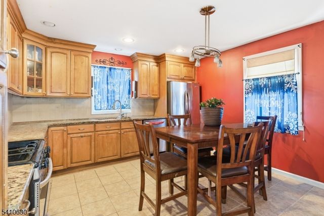 909 Seymour Ave, Linden City, NJ 07036