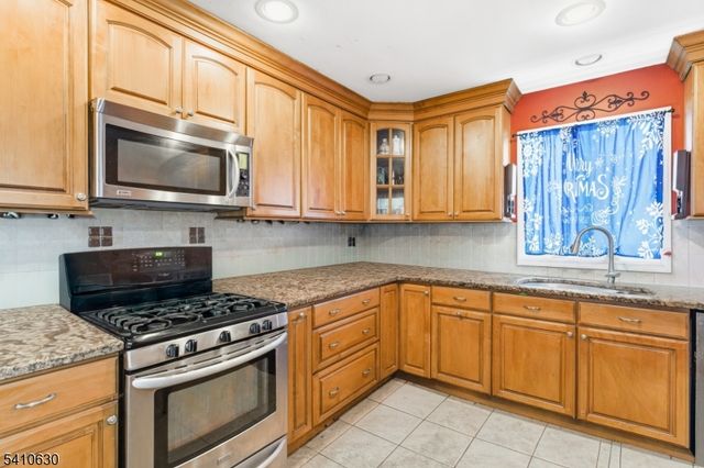 909 Seymour Ave, Linden City, NJ 07036