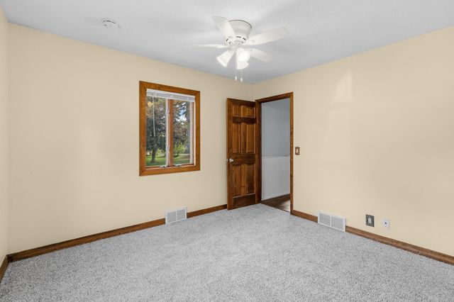 5201 Pennsylvania Avenue N, New Hope, MN 55428