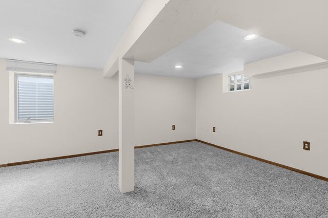 5201 Pennsylvania Avenue N, New Hope, MN 55428