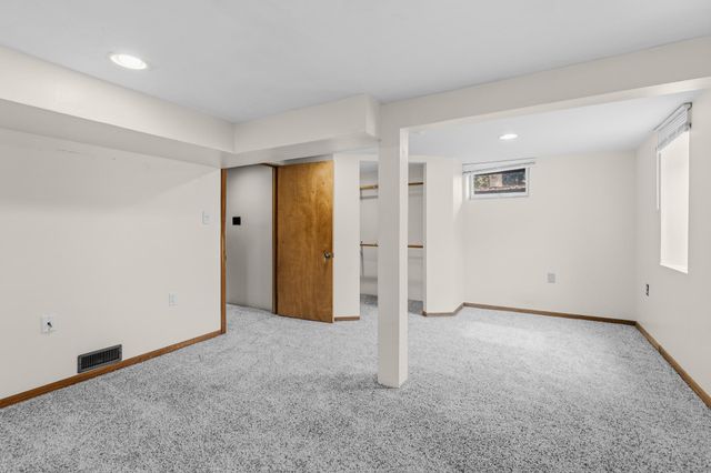 5201 Pennsylvania Avenue N, New Hope, MN 55428