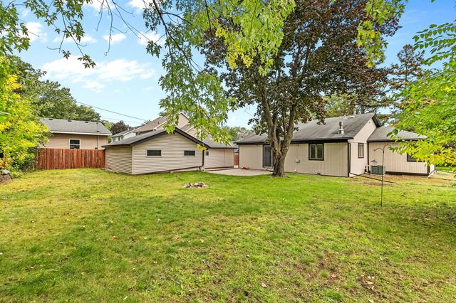 5201 Pennsylvania Avenue N, New Hope, MN 55428