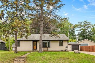 5201 Pennsylvania Avenue N, New Hope, MN 55428