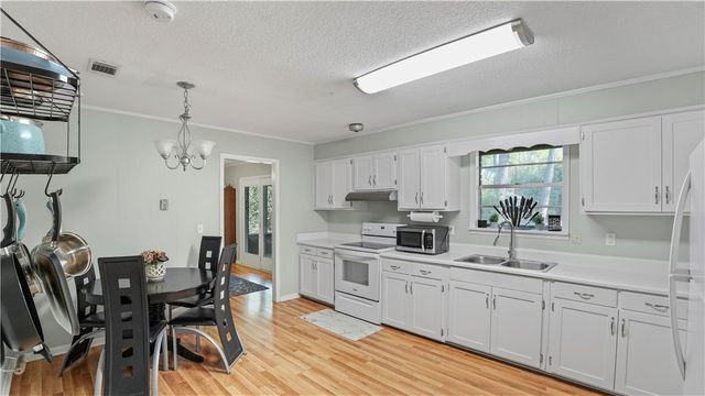 547 S 6th Street, Jesup, GA 31545