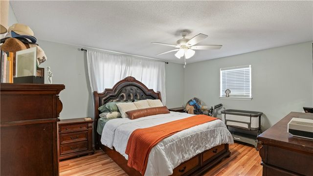 547 S 6th Street, Jesup, GA 31545