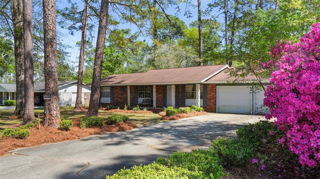 547 S 6th Street, Jesup, GA 31545