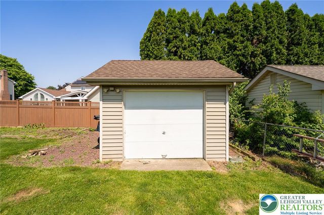 1404 Jeffrey Lane, Easton, PA 18045