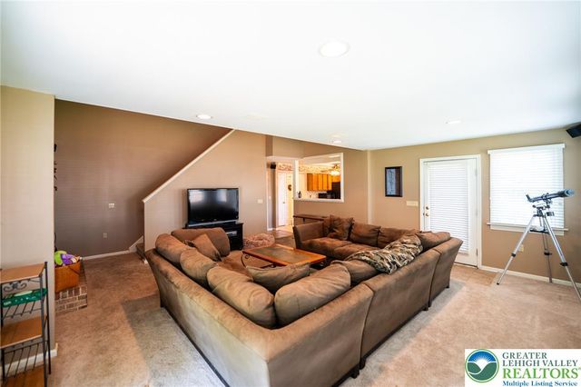 1404 Jeffrey Lane, Easton, PA 18045