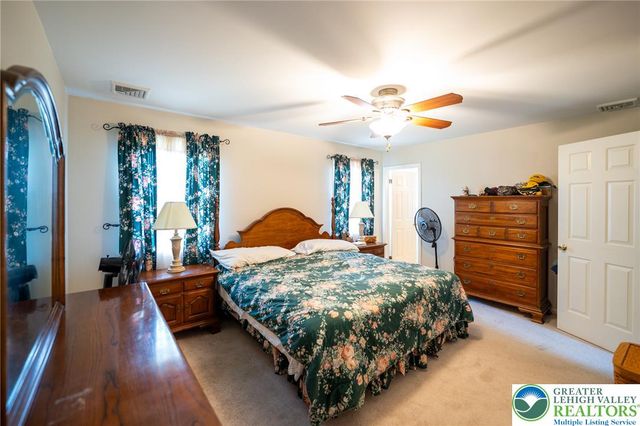 1404 Jeffrey Lane, Easton, PA 18045