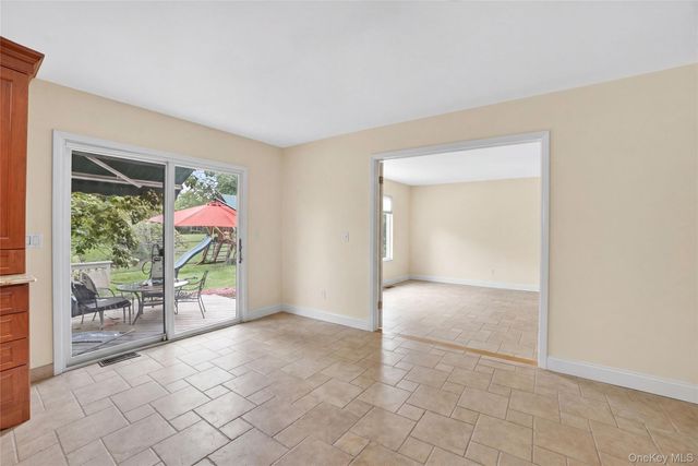 3 Leir Court, White Plains, NY 10605
