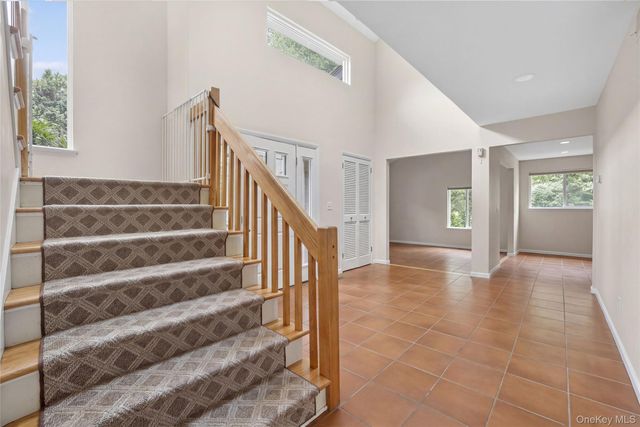 3 Leir Court, White Plains, NY 10605