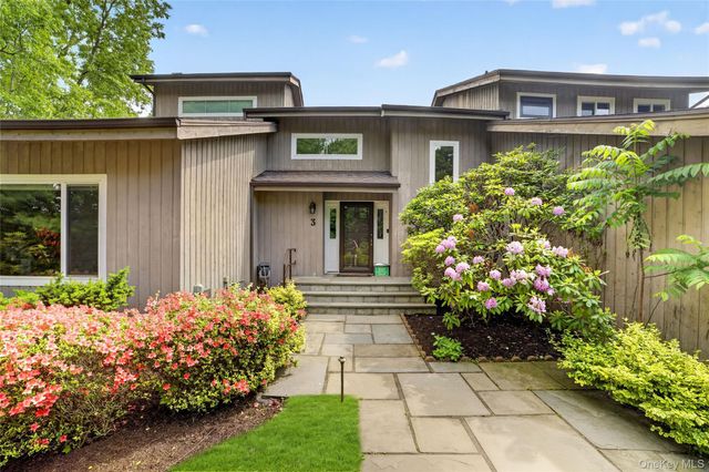 3 Leir Court, White Plains, NY 10605