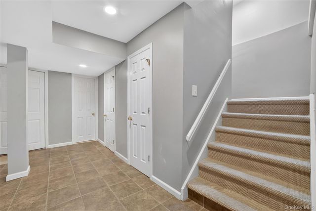 3 Leir Court, White Plains, NY 10605