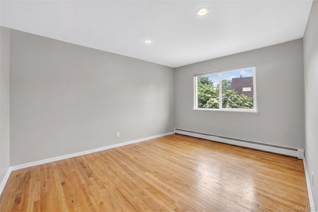 3 Leir Court, White Plains, NY 10605