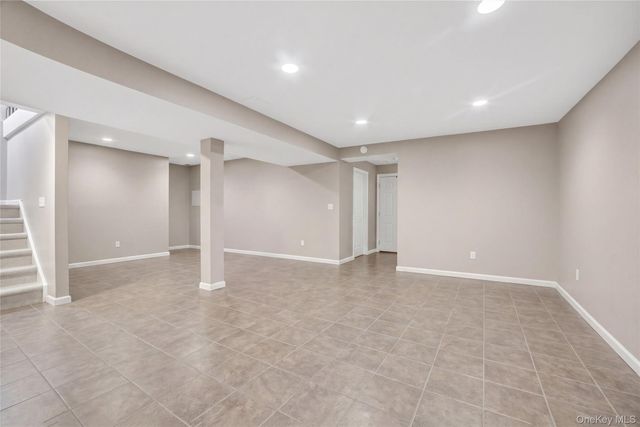 3 Leir Court, White Plains, NY 10605