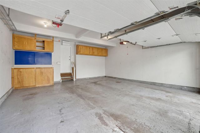 3 Leir Court, White Plains, NY 10605
