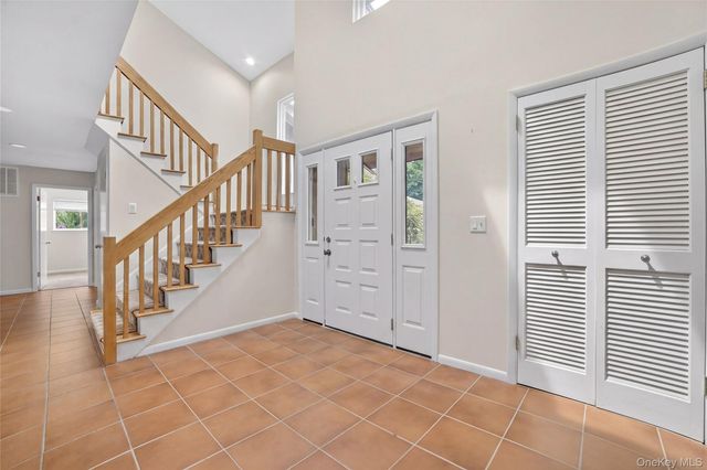 3 Leir Court, White Plains, NY 10605
