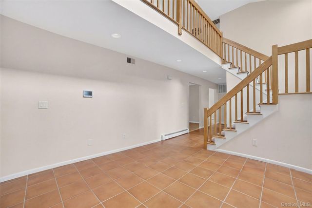 3 Leir Court, White Plains, NY 10605