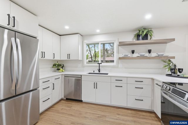 987 Travis Av, Eugene, OR 97404