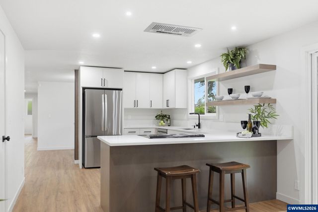 987 Travis Av, Eugene, OR 97404