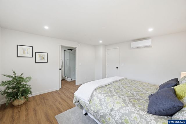 987 Travis Av, Eugene, OR 97404