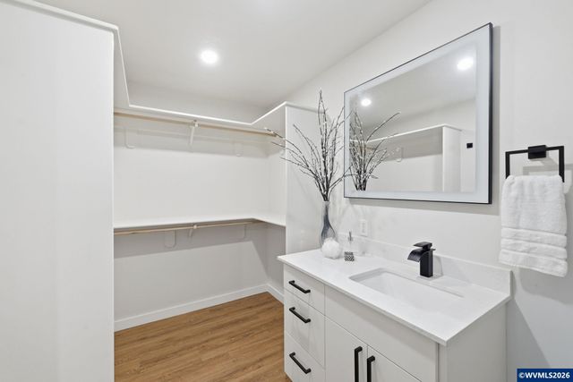 987 Travis Av, Eugene, OR 97404