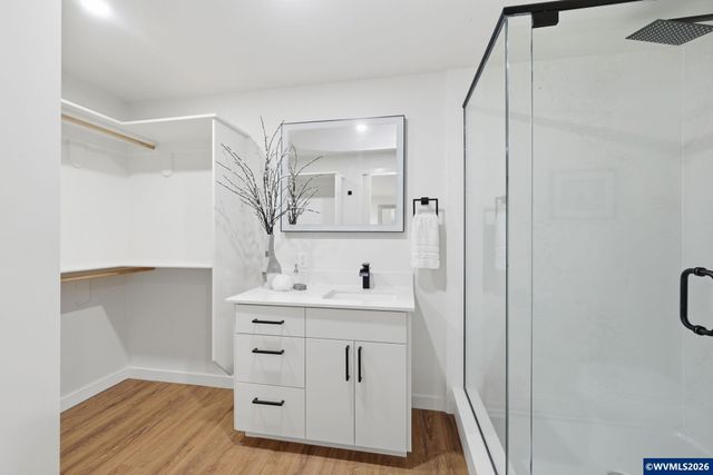 987 Travis Av, Eugene, OR 97404