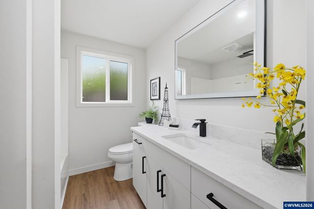 987 Travis Av, Eugene, OR 97404