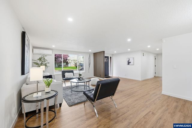 987 Travis Av, Eugene, OR 97404