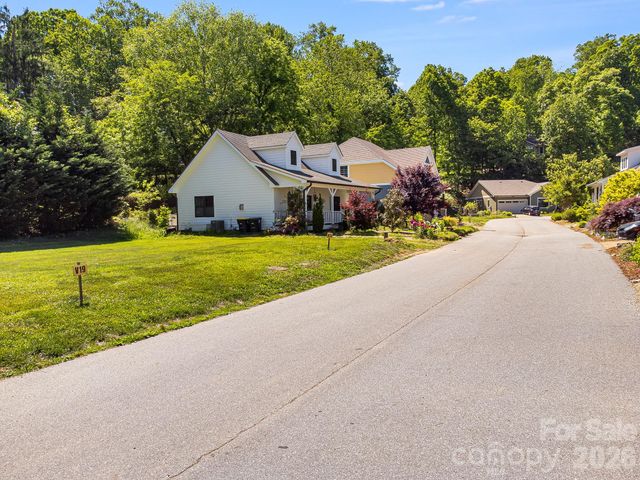 99999 Verde Drive, Asheville, NC 28806