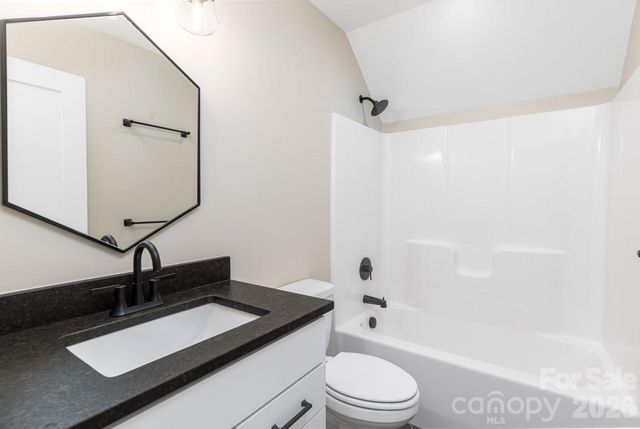 99999 Verde Drive, Asheville, NC 28806