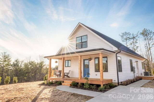 99999 Verde Drive, Asheville, NC 28806