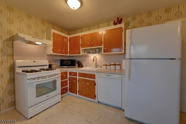 7 Parsons Rd, Lincoln Park Boro, NJ 07035