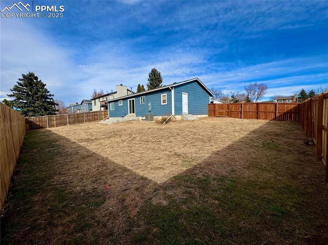 886 Badger Drive, Colorado Springs, CO 80916